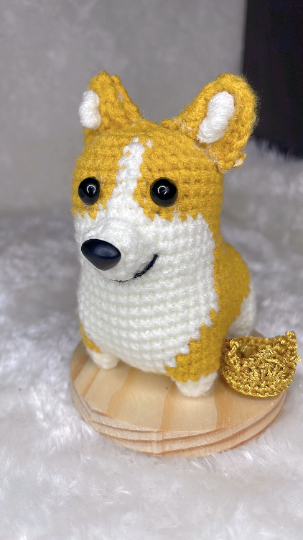 Crochet Corgi with Crown Pattern - English Pattern - US abbreviation- Youtube Video