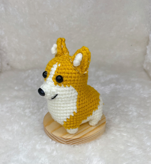 Crochet Corgi with Crown Pattern - English Pattern - US abbreviation- Youtube Video