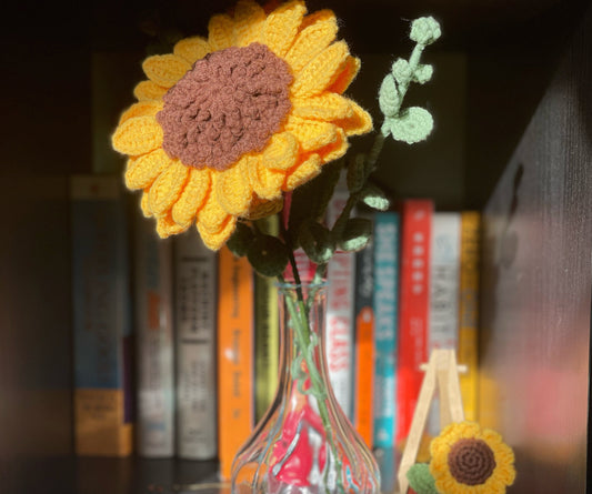 Bring the Beauty of Nature into Your Home with this Handmade Crochet Sunflower - Perfect for Unique Home Decor or Gift-Giving
