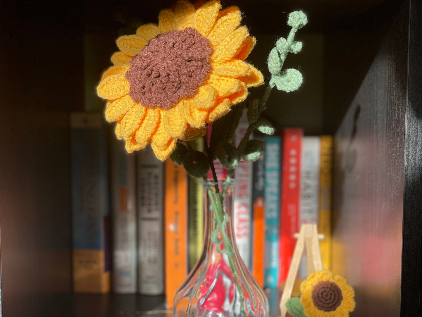 Bring the Beauty of Nature into Your Home with this Handmade Crochet Sunflower - Perfect for Unique Home Decor or Gift-Giving