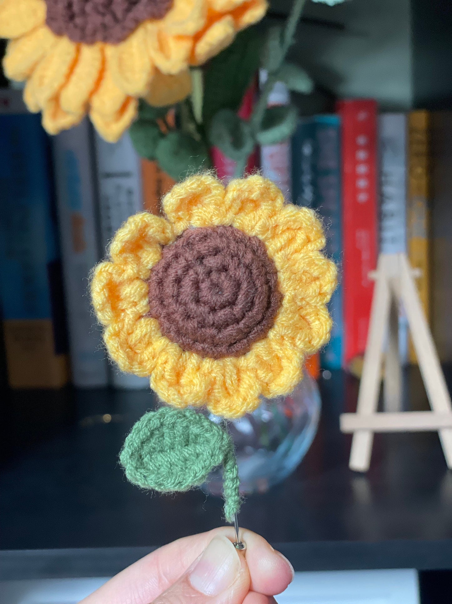 Bring the Beauty of Nature into Your Home with this Handmade Crochet Sunflower - Perfect for Unique Home Decor or Gift-Giving